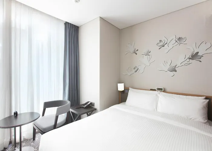 Luxury hotel only: Hotel Gracery Seoul