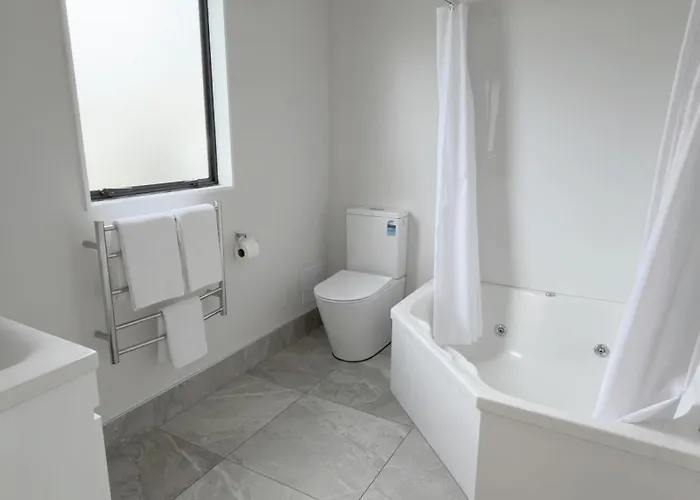 Motel: Bk'S Pohutukawa Lodge