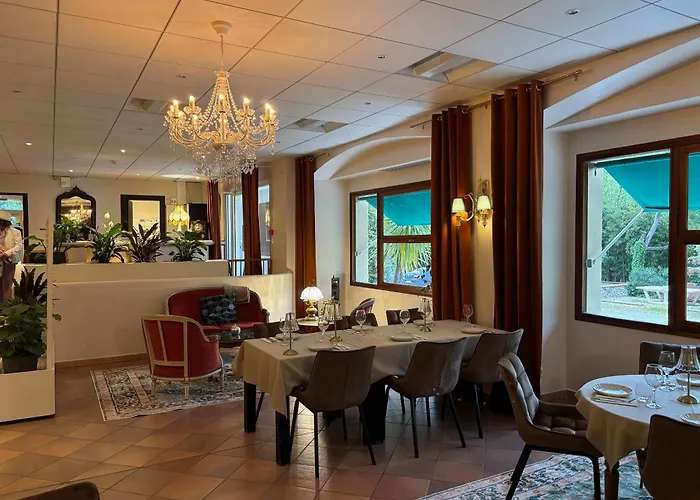 Appart'Hotel Castel Emeraude, Charme et Caractère