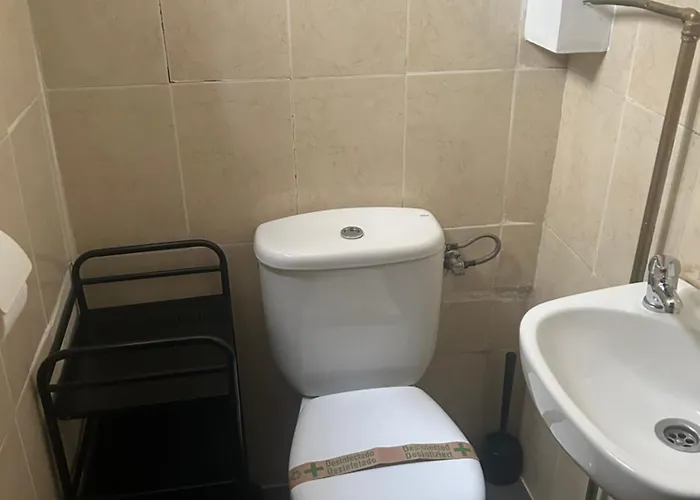 LF - No Fumadores - Habitaciones Con Baño Privado - Sin Ascensor