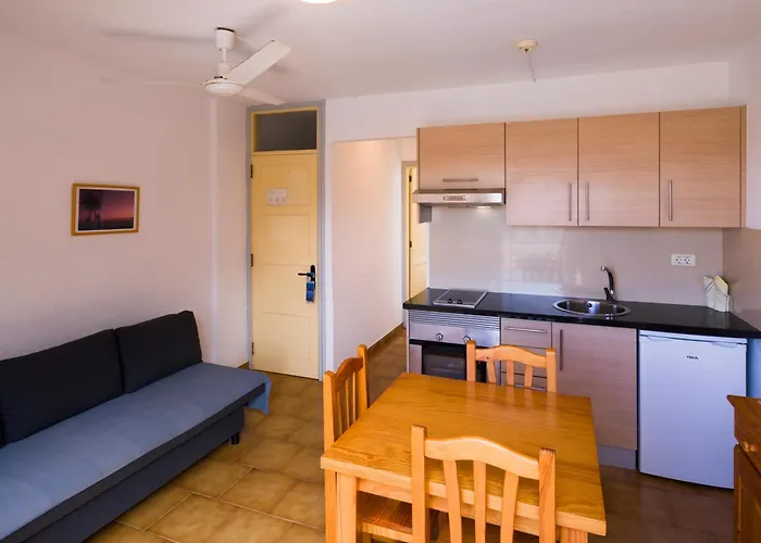 Apartamentos Charco Del Conde