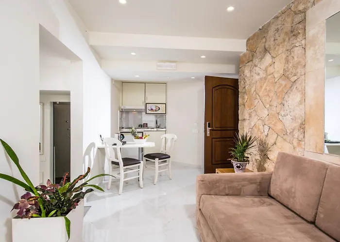 W Suites By Estia