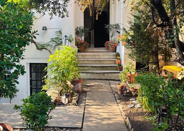 Guest house: Central Victorian House