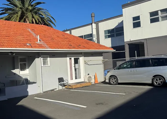 Hotels Close to Airport Strand