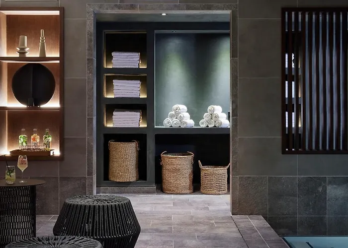 In Luxury hotels Le Bellune Paris