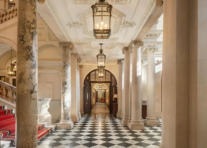 Resort: Raffles London At The Owo