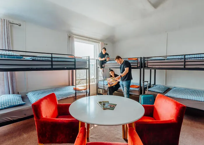 Airport Hotel: Eden Quay Guesthouse Private Rooms