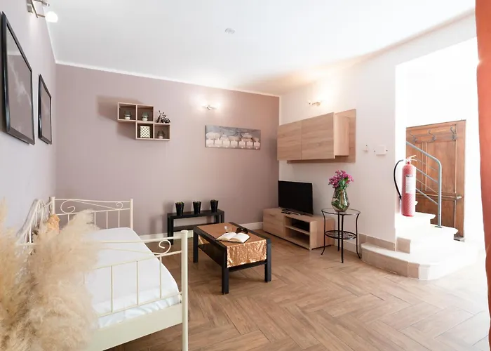 Gold Apartment