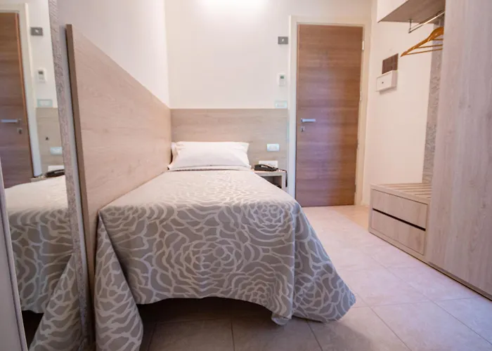 Hotel Monica