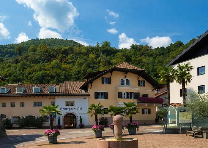 Kreuzwegerhof Nals - Historic Nature Stay with Pool near Meran&Bozen