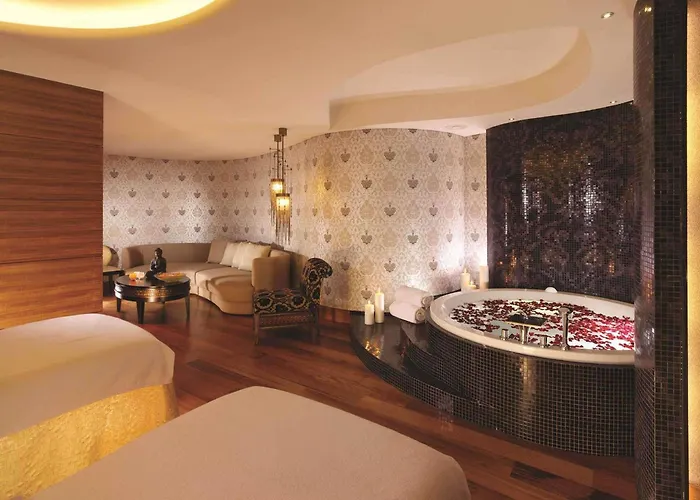 Luxury hotel only: Swissotel Buyuk Efes Izmir