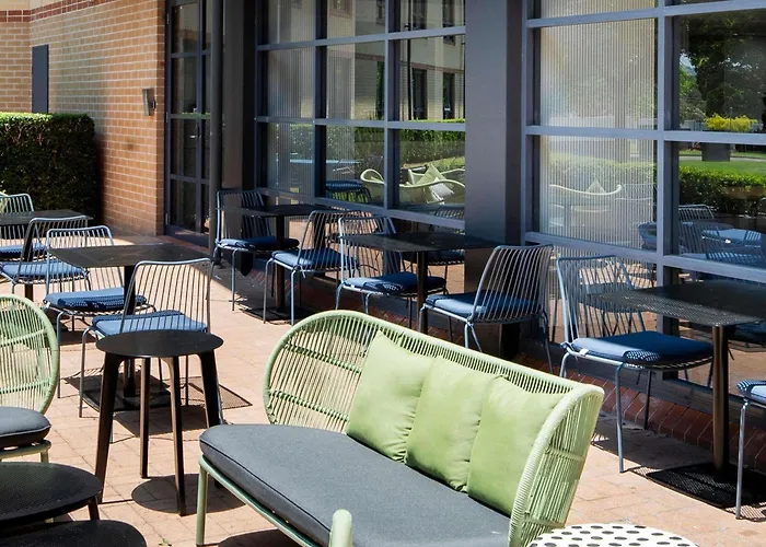 Beach hotel: Mercure Sydney Macquarie Park