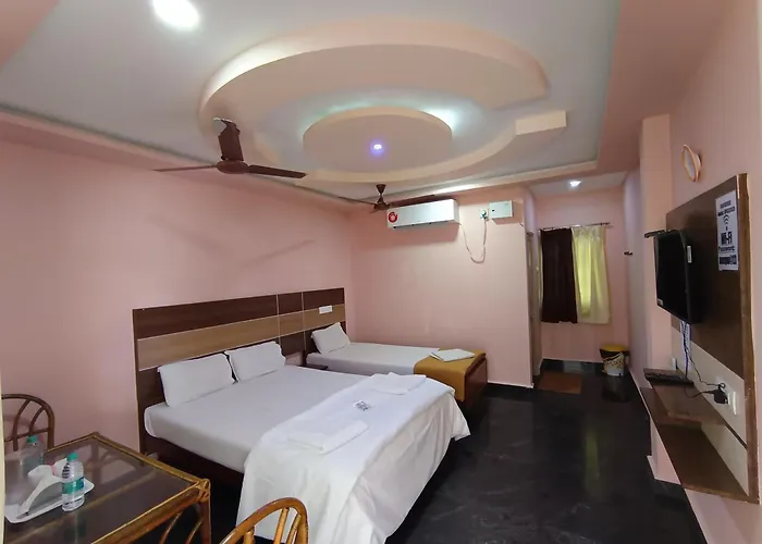 Sri Murugan Beach Paradise Hotel