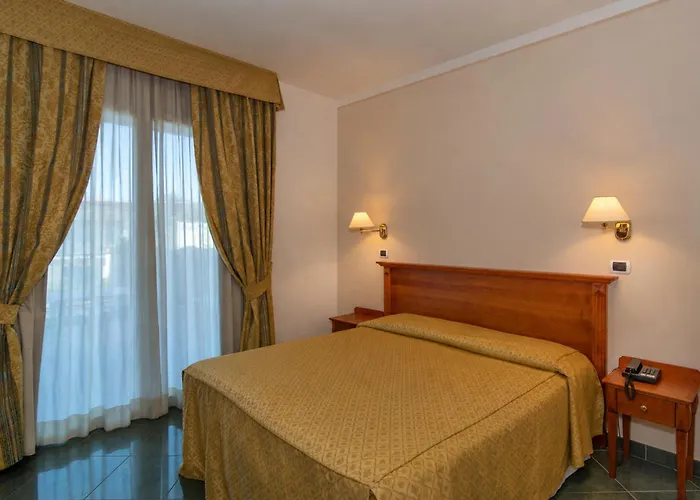 Hotel Con Piscina Residence Villa Marzia