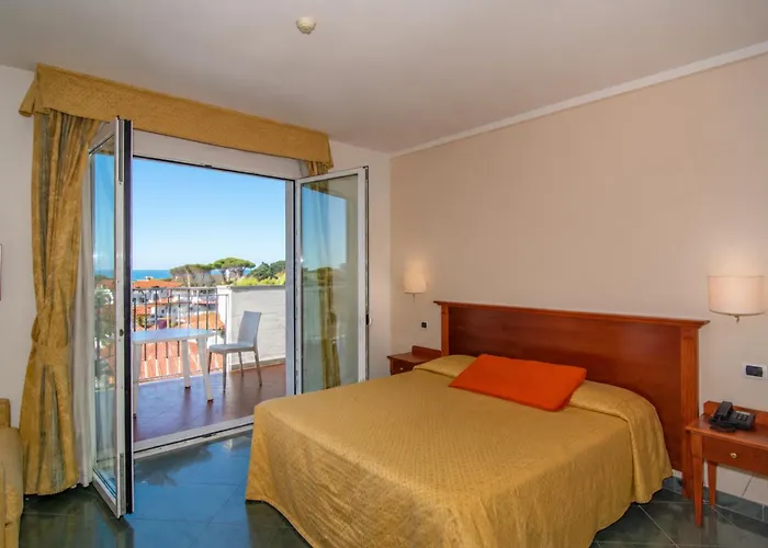 Hotel Con Piscina Residence Villa Marzia