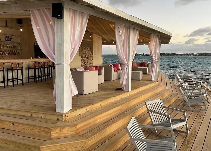 Hodges Bay & Spa, An Hq Luxury & Residences