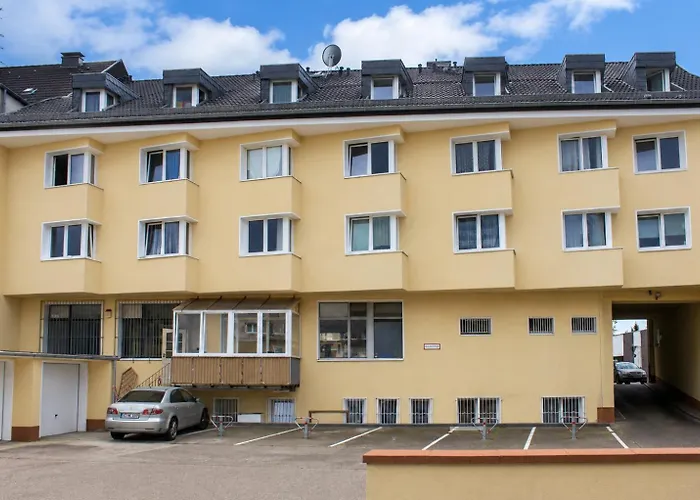Lipp Apartments