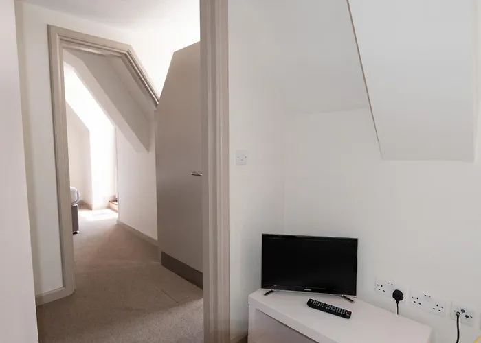 Apartment: Goodenough College - University Residence
