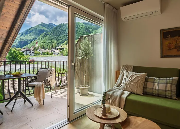 Kreuzwegerhof Nals - Historic Nature Stay with Pool near Meran&Bozen