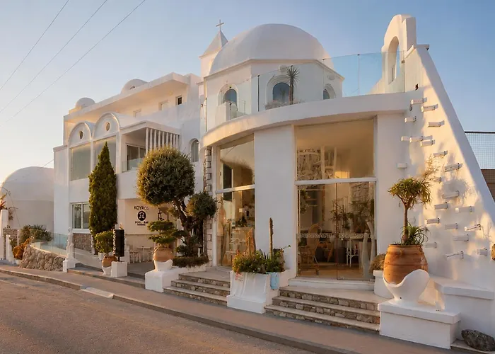 Kouros Home & Suites