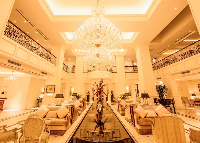 Apricot Hotel