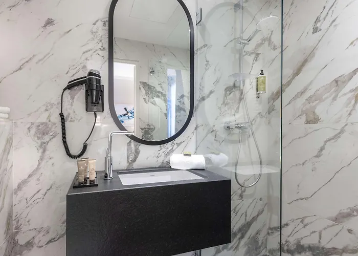 Hotel Du Bois Champs-Elysees