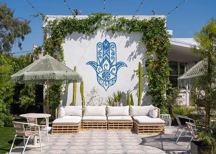 Aliza Hotel