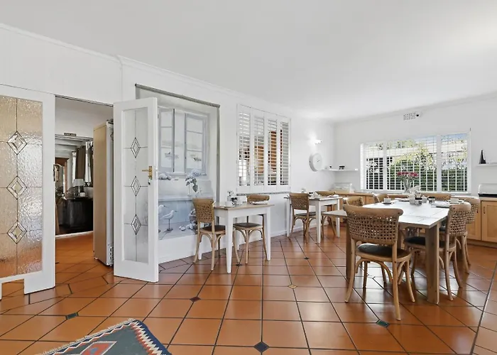 Paradiso Guesthouse & Self-Catering Cottage