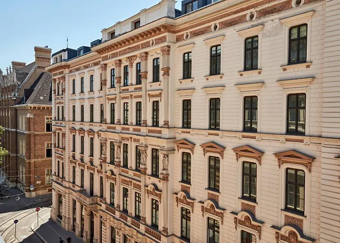 Ritz-Carlton,