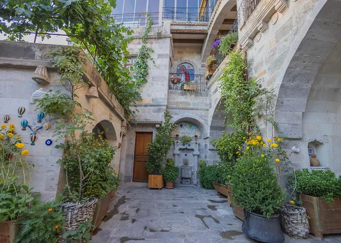 Aren Cave And Art Gallery
