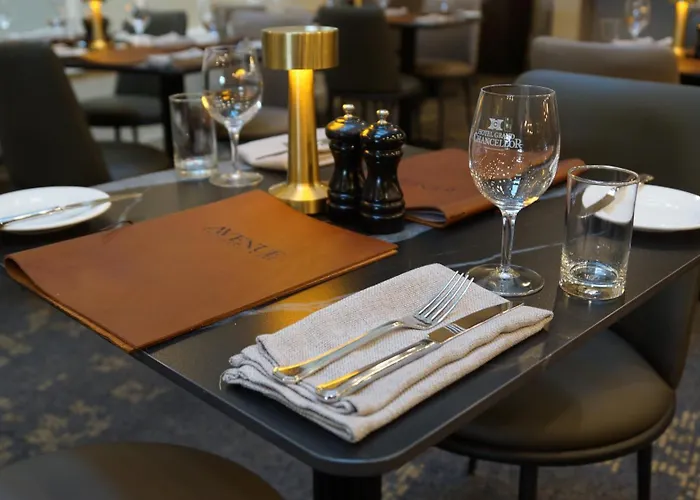 In Luxury hotels Grand Chancellor Launceston