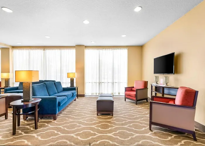  Comfort Suites Orlando Airport