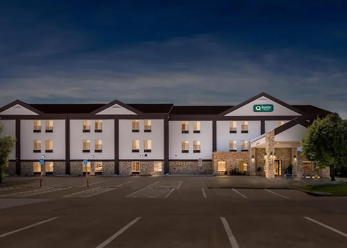 Quality Inn & Suites Manhattan