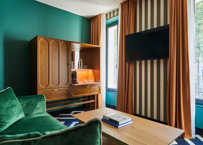 Mercure Paris Butte Montmartre Basilique