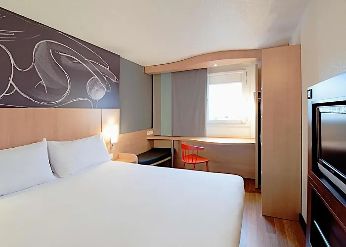 Dog friendly hotels Ibis Bordeaux Lac