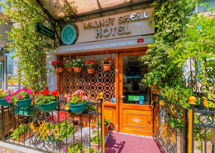 Walnut Shell Hotel