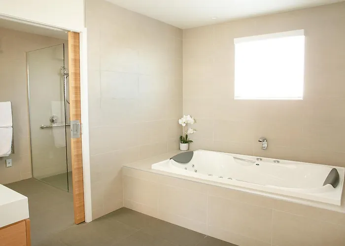 Lodges At Transport World