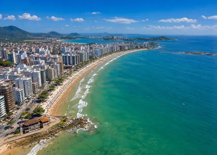  SEGUNDA CASA - Seu cantinho em Guarapari, 1 minuto a pé da Praia do Morro! Suítes confortáveis e modernas - Para casal ou para grupos de até 4 pessoas