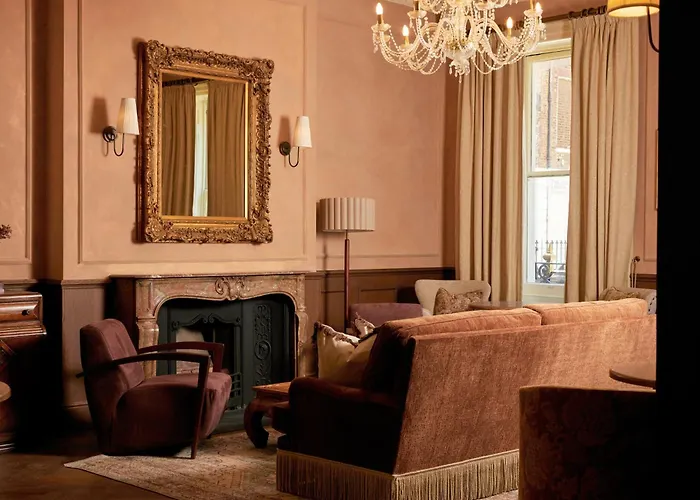The Leonard Hotel