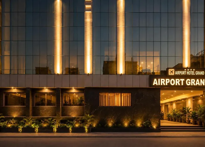 Airport Grand
