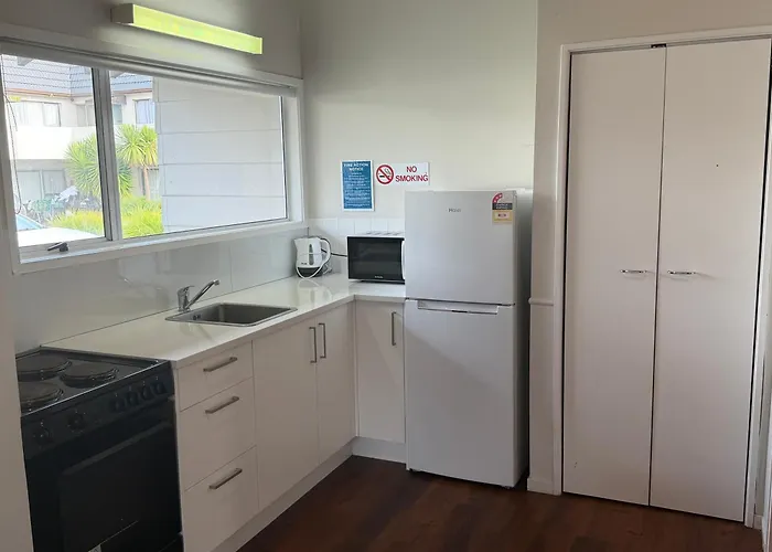 Takapuna Motor