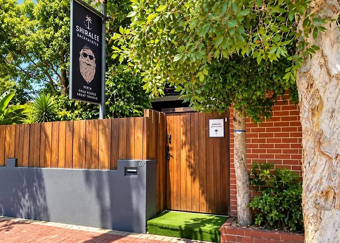 The Hostels Shiralee -Note - Valid Passport Required To Check In