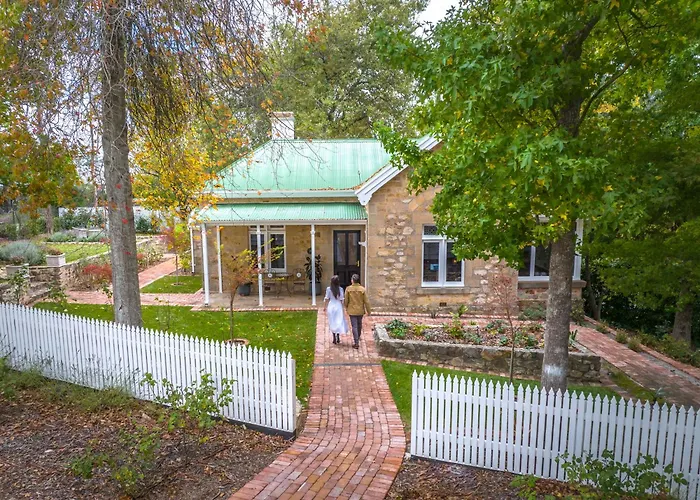 Hotels with tennis Mount Lofty House & Estate Adelaide Hills - Adults Retreat