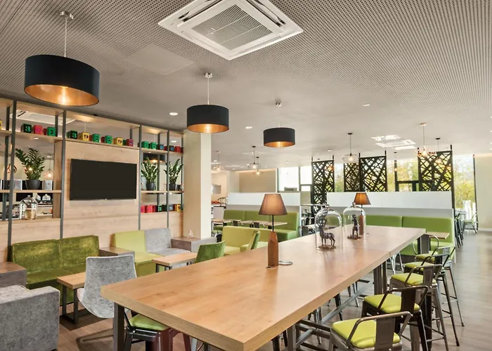 Super 8 By Wyndham City North