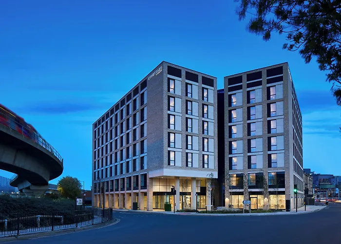 Hotel suites Courtyard By Marriott London City Airport