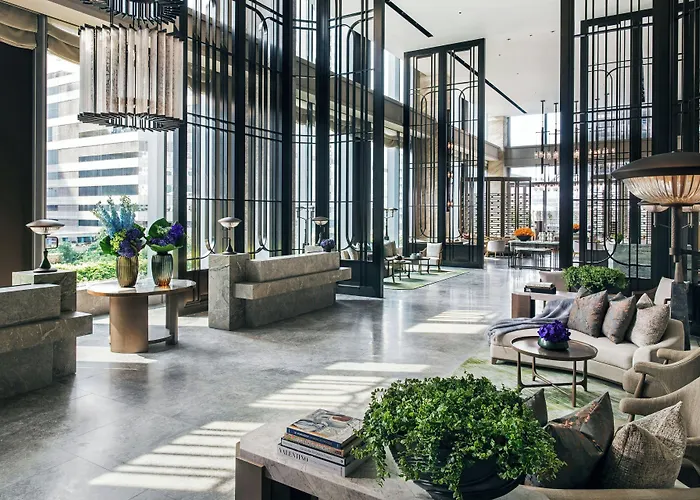 Hotels with tennis St. Regis Hong Kong