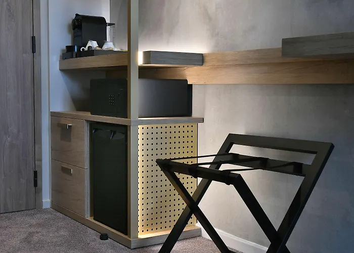 Golden Tulip Bezannes