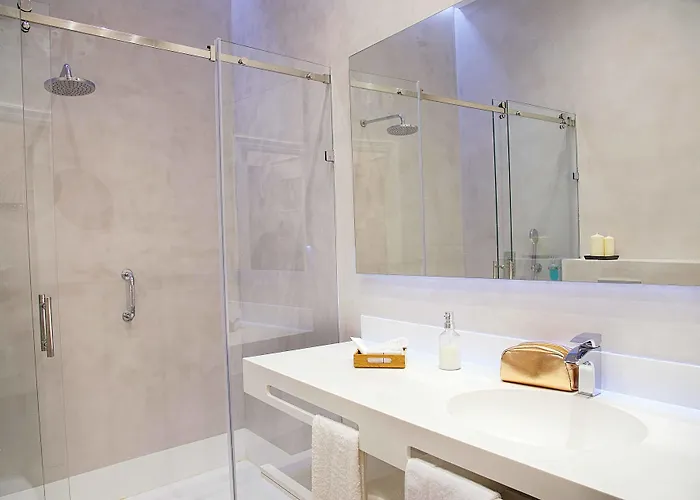  Overland Suites Catedral