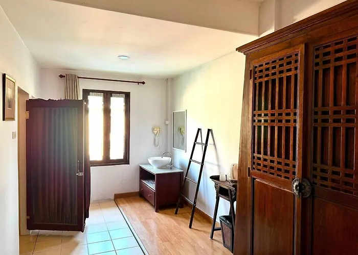 Bangkok Natural Spa Resort And Suite
