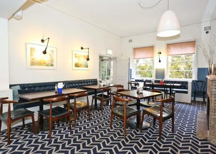 Blues Point Hotel
